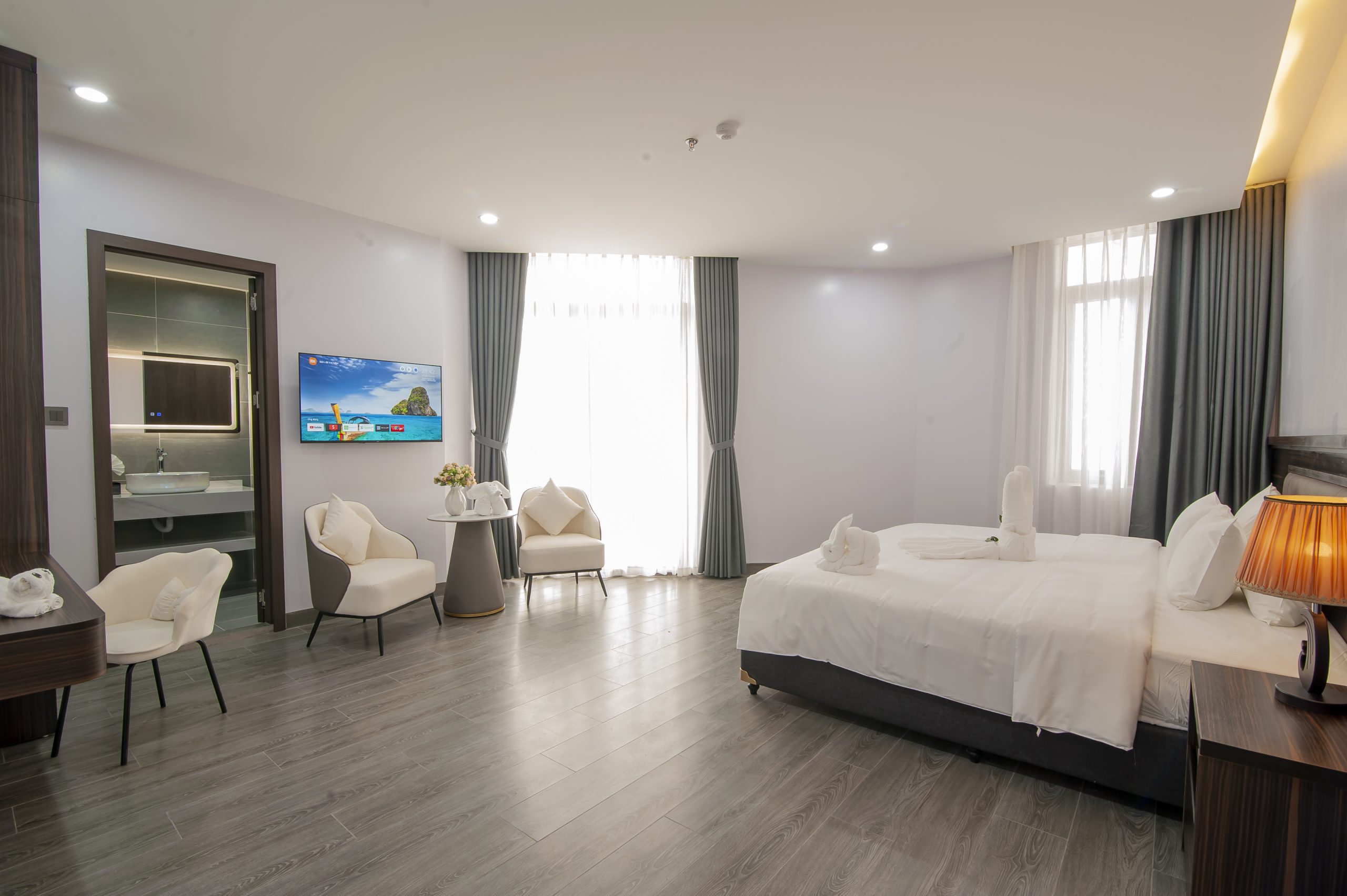 KHÁCH SẠN RIVERSIDE QUẢNG YÊN HOTEL